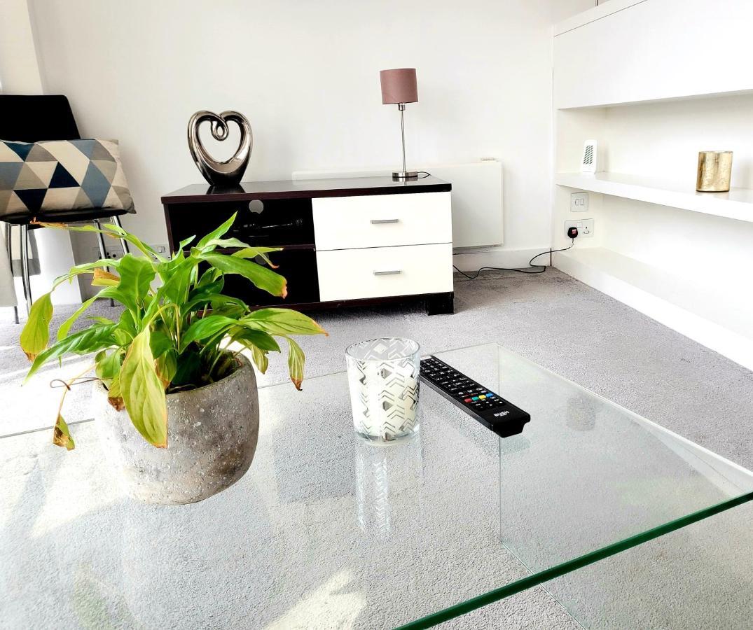 Cityscape Apartment In Birmingham With Self Checkin Экстерьер фото